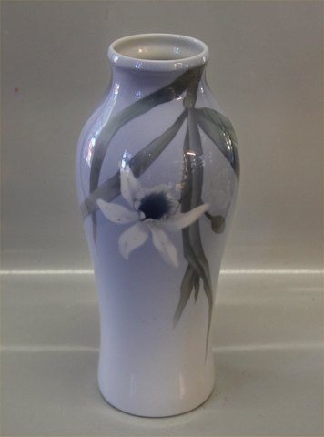 Kongelig Dansk Kgl. 702-244 Vase med blomster 33 cm