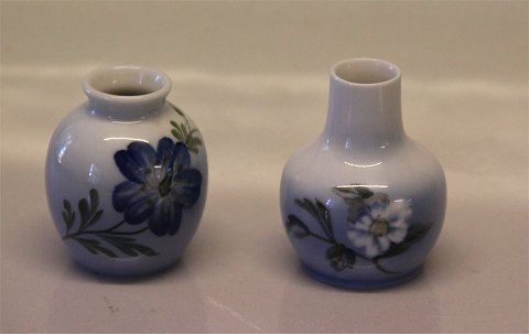 Kongelig Dansk miniaturevaser 2800-1259 Kgl. Vase med blå blomst 6 cm