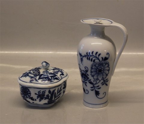 Zwiebelmuster Blue Onion Porcelain.- Blue Fluted Old Meissen Germany