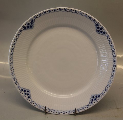 622-111 Frokosttallerken 22 cm (1017271)
 Princess Royal Copenhagen Blå Prinsesse #111 Hvid riflet med blå halvblonde