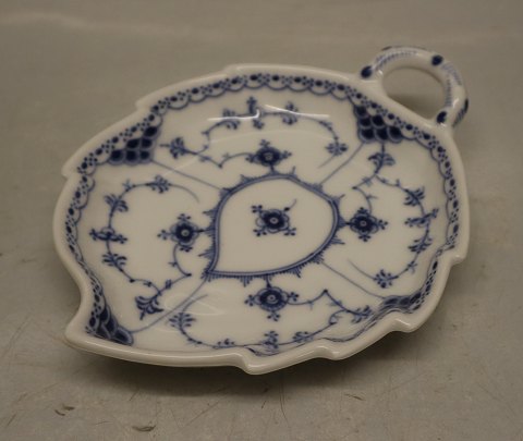 547-1 Accent dish with handle, leaf shaped 18.5 cm Blue Fluted Danish Porcelain 
half lace
