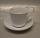 090-1 Højhankskop 10 cm 33 cl hvid riflet med 094 underkop 15 cm Kongelig Dansk 
porcelæn